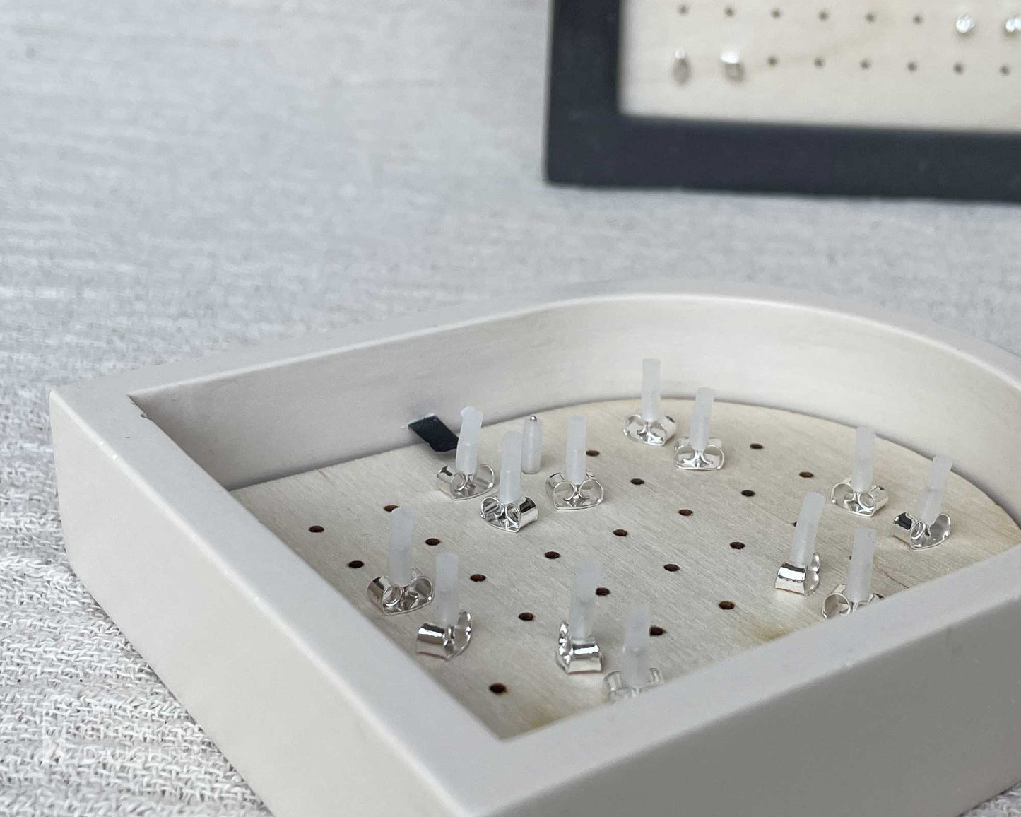 Earring storage | Plaster