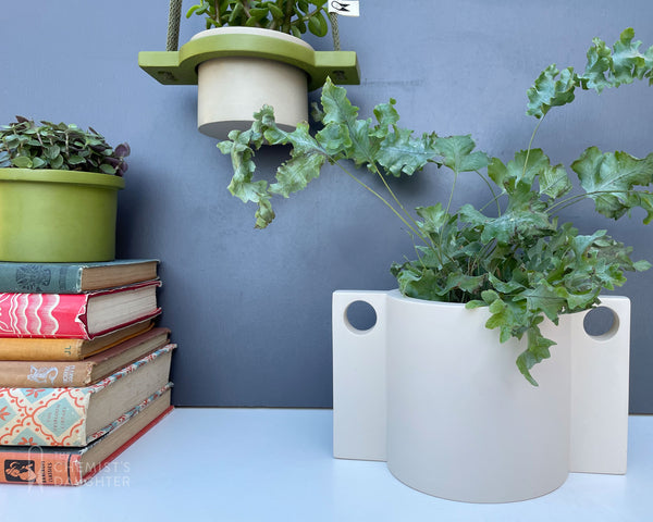 Hanging plant pot | Plaster