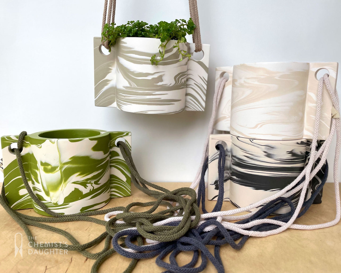 Hanging plant pot | Marble Charcoal