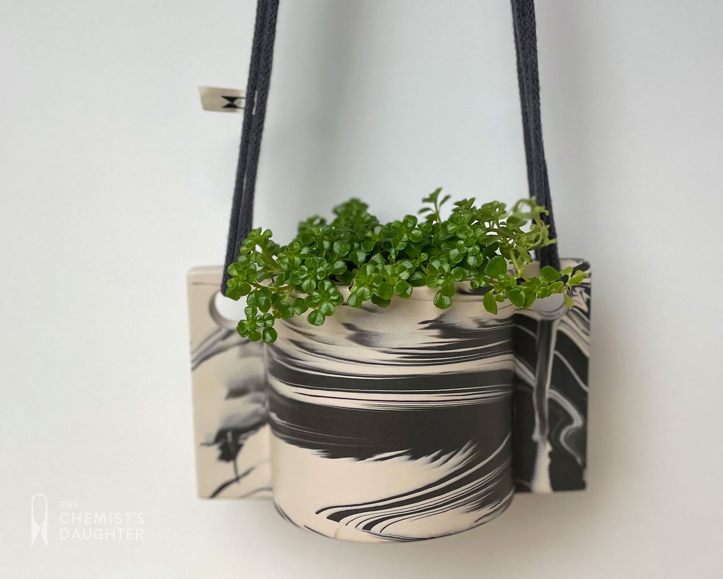 Hanging plant pot | Marble Charcoal